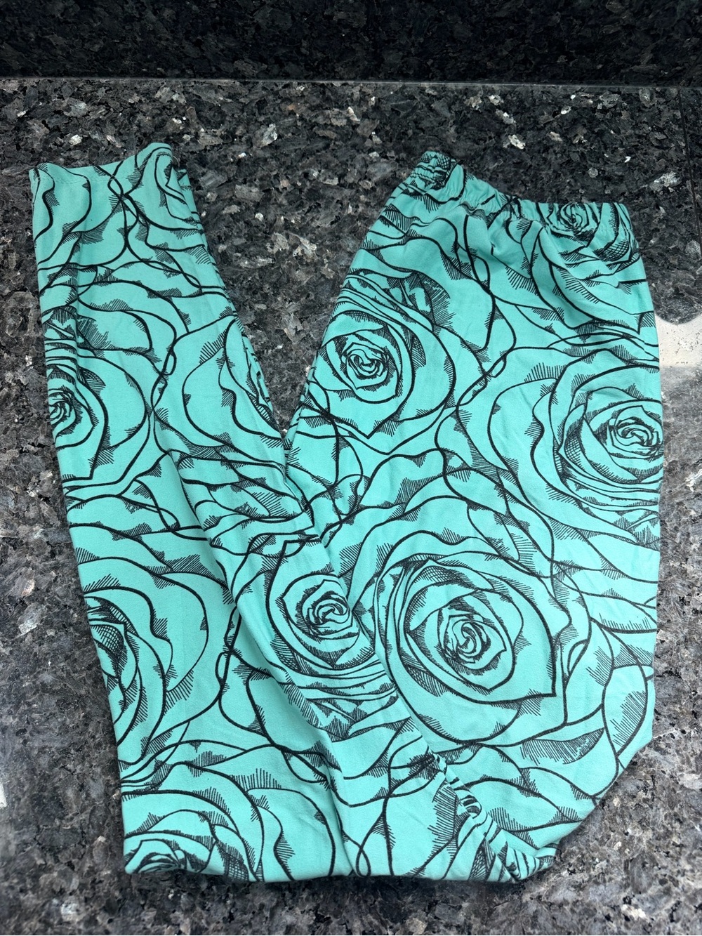 Vintage LuLaRoe Mint Roses Floral Women’s Leggings Plus Size Tall & Curvy T/C